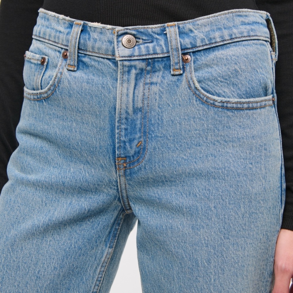 Mid Rise 90s Straight Jean - Picture 5 of 5